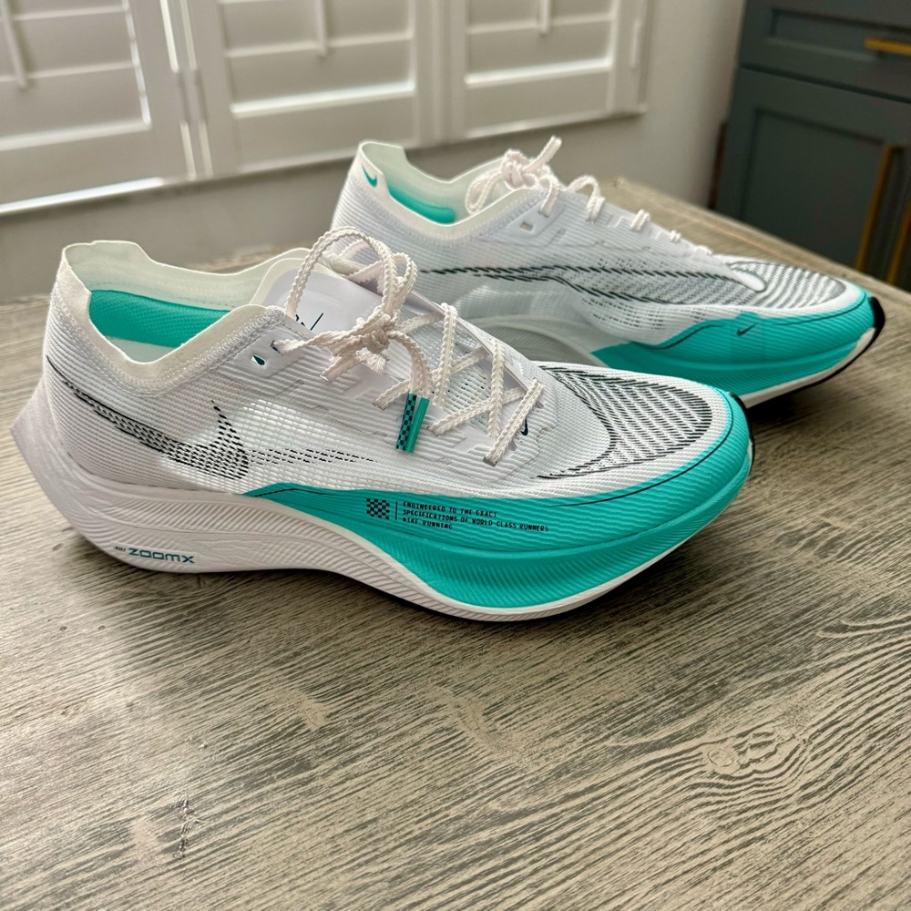 BRAND NEW - never worn Nike ZoomX Vaporfly Next% 2 Women 10.5/Men 9